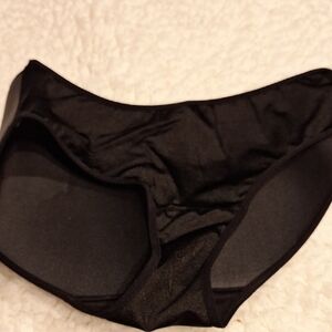 q Black Women's butt enhancing  Underwear size XL. NEW